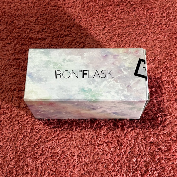 NWT - Iron Flask - Picture 8 of 10